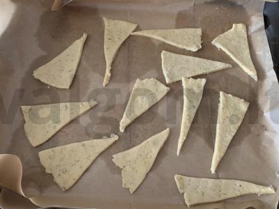 Pieniniai sausainiai su krapais Žingsnis 6