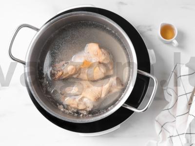 Kalakutų sparnų sriuba Žingsnis 2