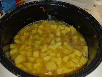 Vištiena su bulvėmis lėtoje viryklėje Žingsnis 4