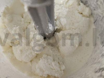 Mafininiai su kremu ir braškių uogiene Žingsnis 8