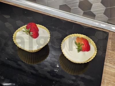 Mafininiai su kremu ir braškių uogiene Žingsnis 10