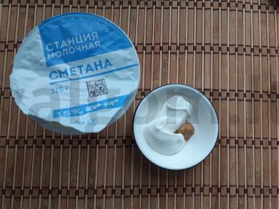 Daržovių salotas su pienių lapais ir grietinės-muštrės padažu Žingsnis 5