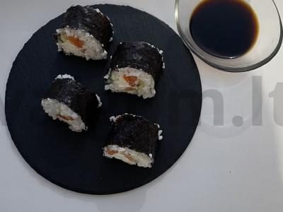 Namų ritinėliai su upėtakiu pagrindine nuotrauka