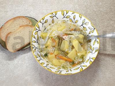 Sūrusis sriuba su kalakutiena ir ryžiais pagrindine nuotrauka