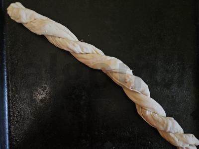 Sluoksniuotos tešlos kepiniai su sūrio-mėsos įdaru Žingsnis 6