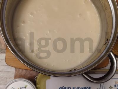 Bulvių košė su kiaušiniu ir grietinėlės sūriu pagrindine nuotrauka