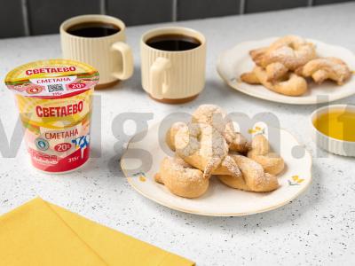 Meduoliai su grietine pagrindine nuotrauka