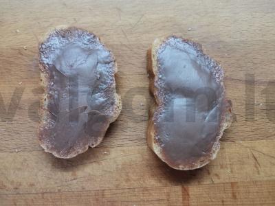 Saldūs sumuštiniai su bananais ir kondensuotu pienu Žingsnis 1