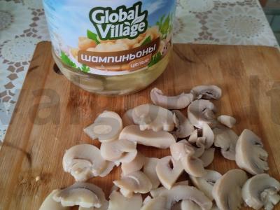 Keptas bulves su marinuotais pievagrybiais ir žolelėmis Žingsnis 3