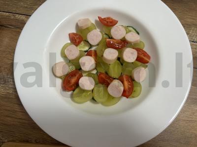 Salotas su vynuogėmis, mocarela ir vištienos dešrelėmis Žingsnis 4