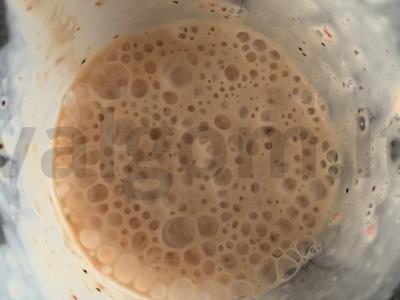 Greitas pusryčių receptas su raugintu pienu, raudonosiomis serbentėmis, avižiniais dribsniais ir aguonomis Žingsnis 5