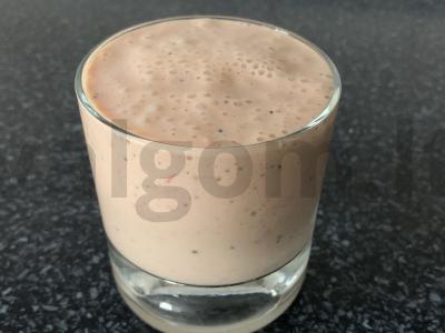 Greitas pusryčių receptas su raugintu pienu, raudonosiomis serbentėmis, avižiniais dribsniais ir aguonomis Žingsnis 6