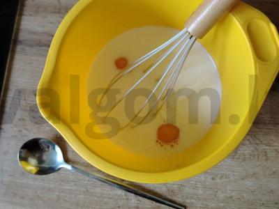 Blynai iš rūgštaus pieno pusryčiams Žingsnis 1