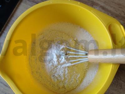 Blynai iš rūgštaus pieno pusryčiams Žingsnis 2