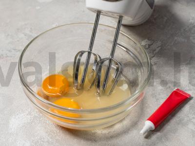 Rožiniai keksiukai vasario 14-ąją Žingsnis 2