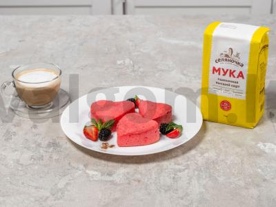 Rožiniai keksiukai vasario 14-ąją pagrindine nuotrauka