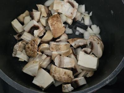 Keptas bulves su grybų padažu vakarienei Žingsnis 1