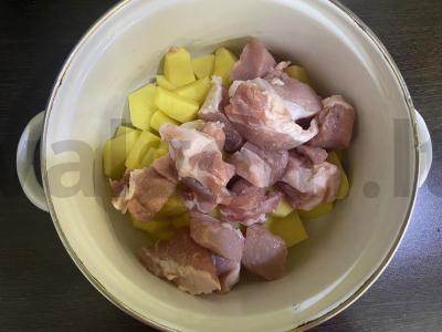 Kiauliena, kepta su bulvėmis grietinėje Žingsnis 2