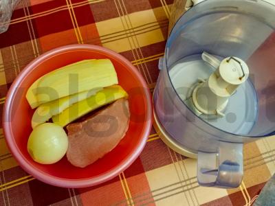 Kotletai su cukinija vakarienei Žingsnis 1