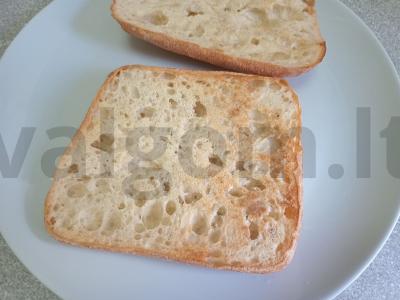 Mėsainis su jautiena ir grybų padažu Žingsnis 1