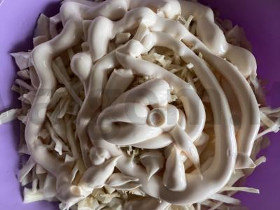 Salotos su kopūstais ir puskeptais dešrelėmis Žingsnis 6