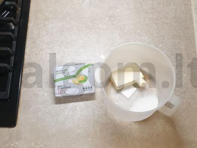 Šokoladiniai keksiukai su mėlynėmis Žingsnis 1