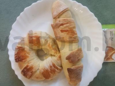 Kepiniai iš mielinės tešlos su uogiene pagrindine nuotrauka