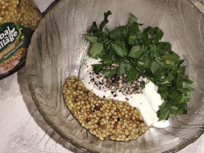 Kepti bulvytės su kvapniu salierų ir prancūziškos garstyčių padažu Žingsnis 3