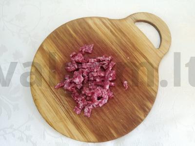 Karšti sumuštiniai su dešra, žolelėmis ir garstyčiomis Žingsnis 3