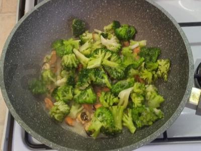 Grikių makaronai soba su midijomis ir daržovėmis Žingsnis 2