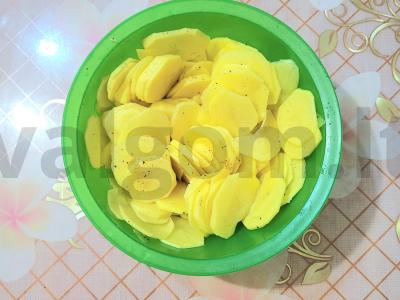 Jauno bulvių gratinas su grietinėle ir sūriu Žingsnis 1