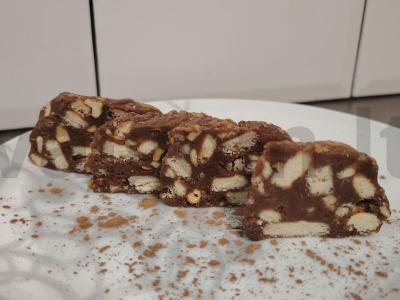 Konditerijos dešra su anakardžiais pagrindine nuotrauka