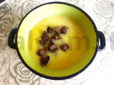 Moliūgų sriuba su rugine duona pagrindine nuotrauka