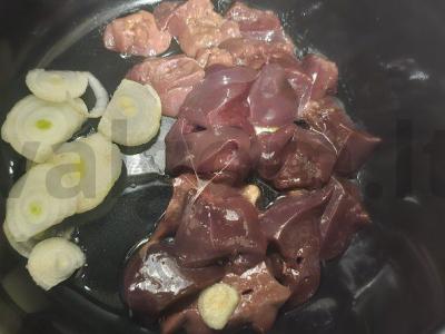 Troškinta kalakutų kepenėlė su bulvėmis Žingsnis 2