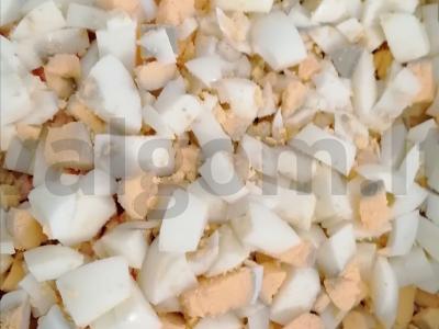 Salotos su krabų mėsa, kiaušiniu ir kopūstais Žingsnis 5