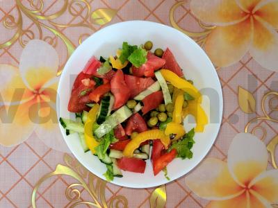 Salotas „Šut žirnių“ pagrindine nuotrauka