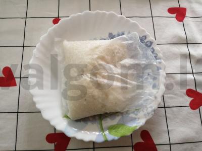 Sudėtingi ritinėliai su krabų lazdelėmis ir jūros dumbliais Žingsnis 1