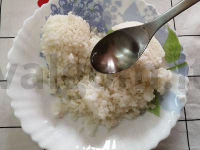 Sudėtingi ritinėliai su krabų lazdelėmis ir jūros dumbliais Žingsnis 2