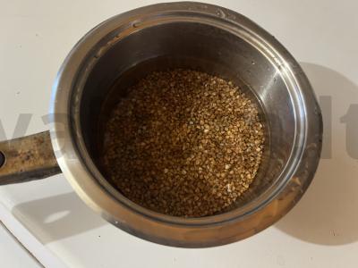 Pieninė grikių košė pusryčiams Žingsnis 1