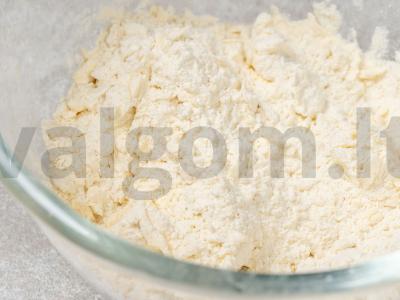 Pyragas su uogiene orkaitėje Žingsnis 1