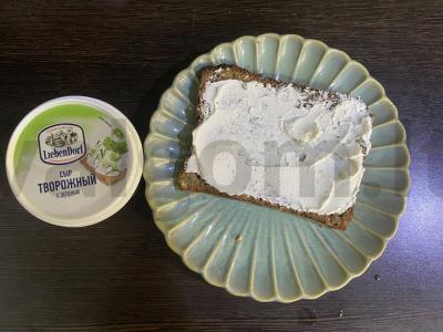 Tostai su varškės sūriu, avokadų piurė ir bekonu Žingsnis 1