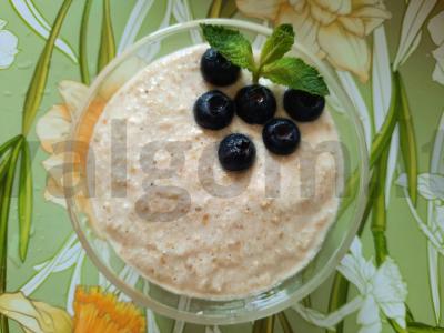 Žalios grikių košės su bananais pagrindine nuotrauka