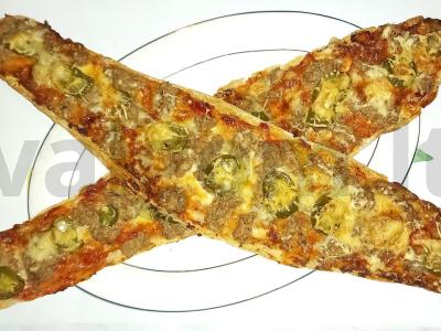 Pica iš gruziniško lavašo su tunu ir jalapeño pagrindine nuotrauka