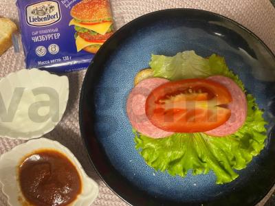 Namų sumuštinis su dešra ir sūriu pusryčiams Žingsnis 2