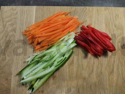 Spring roll su krevetėmis ir daržovėmis Žingsnis 1