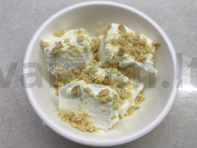 Ledai su braškių džemu ir sūdytais žemės riešutais Žingsnis 3