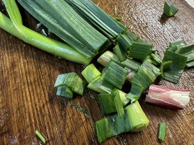 Marinuoti agurkai su jaunu česnaku Žingsnis 7