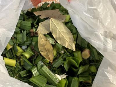 Marinuoti agurkai su jaunu česnaku Žingsnis 9