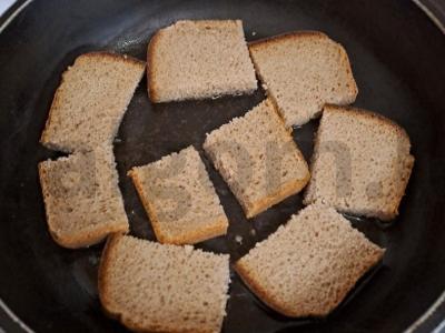 Sumuštiniai su šprotų ir marinuotais agurkais Žingsnis 1