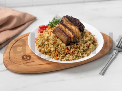 Plovas su mašu ir jautienos šonkauliais pagrindine nuotrauka